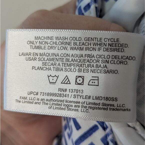 The Limited Blue & White Patterned Flat Front Preppy Chino Shorts Size 4 - Picture 7 of 8